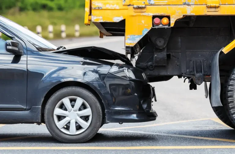 Personal Injury Lawyer in Houston, Texas: How to Handle Truck Accidents Involving Company Vehicles
